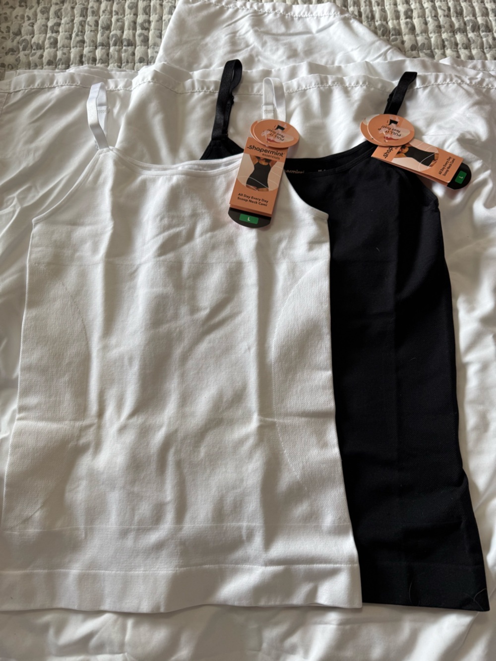 Two Shapermint all day every day scoop neck, Camis